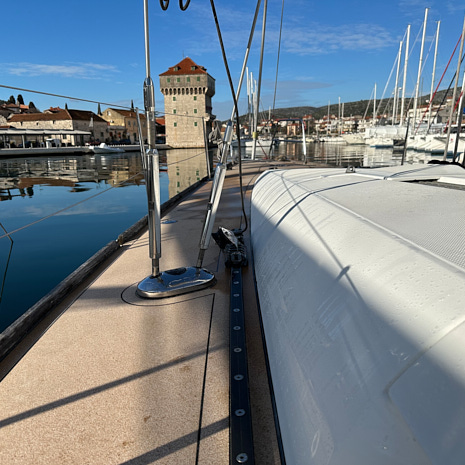 Segelschiff im Hafen