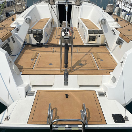 Yacht mit Korkdeck